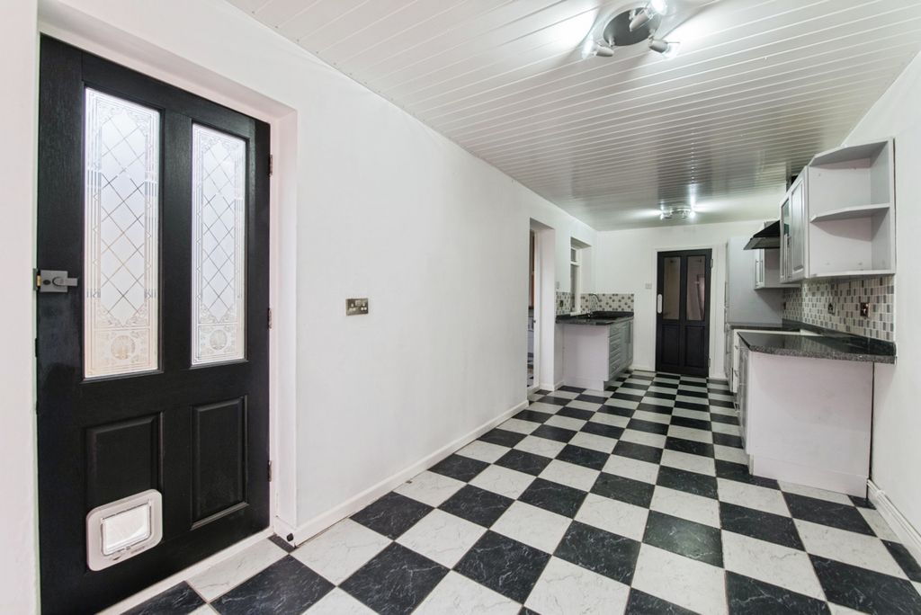 Property photo 3 of 15 Pbox-Img.Jpg