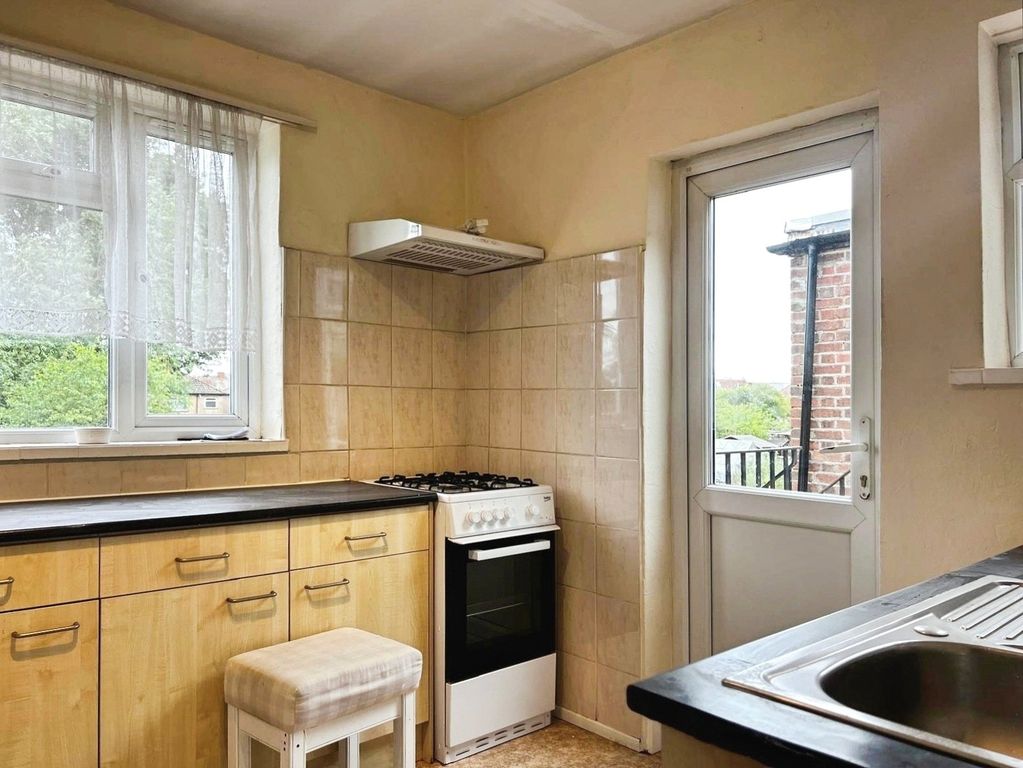 Property photo 3 of 20 Kitchen
