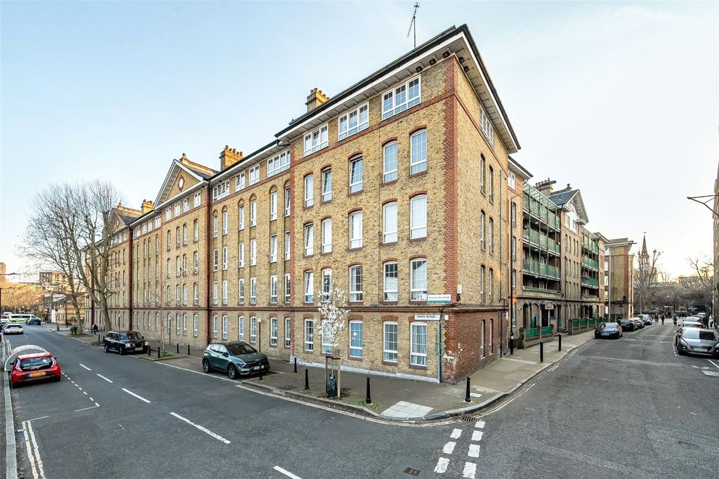 Property photo 2 of 20 Picture No. 28