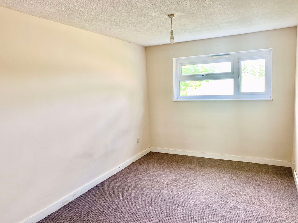 Property photo 2 of 4 Photo 8