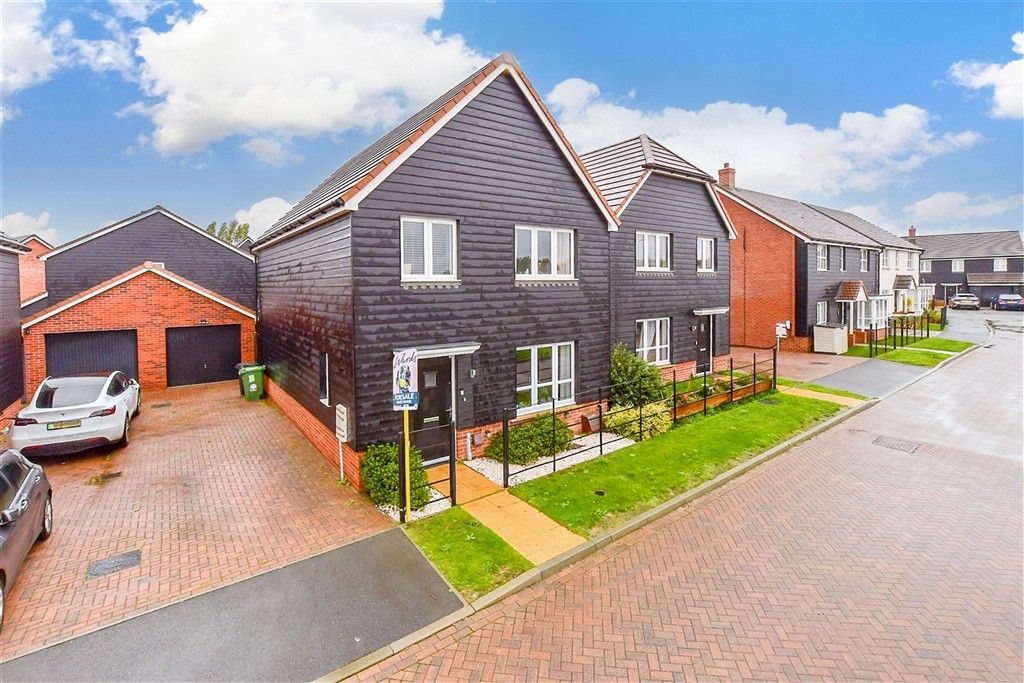 Property photo 2 of 12 External (Web) 1