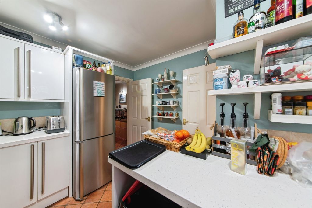 Property photo 2 of 18