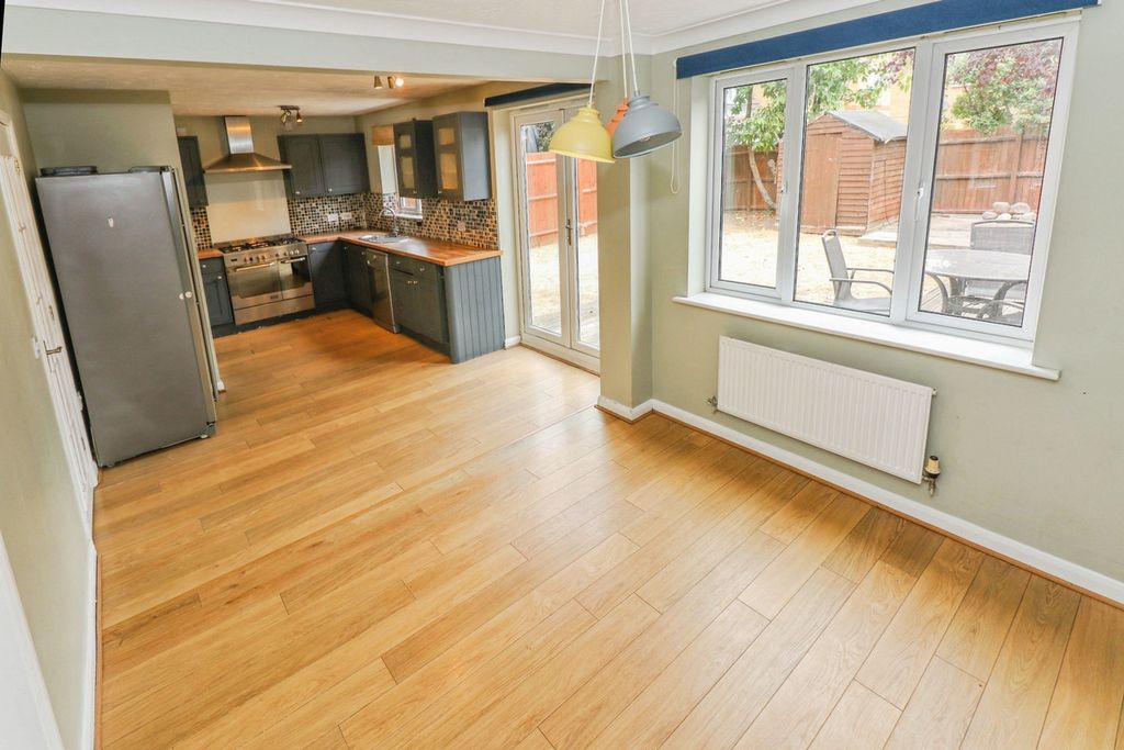Property photo 2 of 22