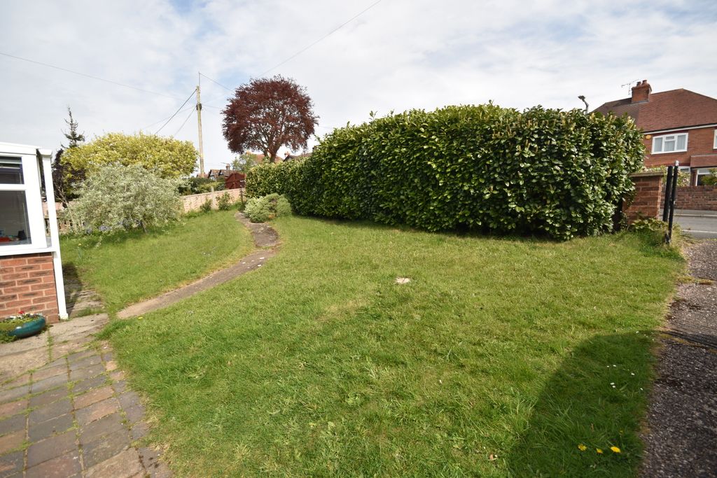 Property photo 2 of 14 Front Garden