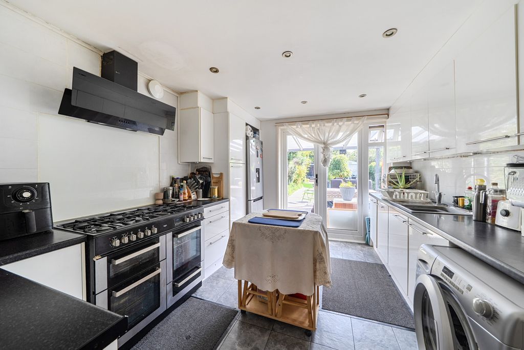 Property photo 2 of 11 1508429-15-6A7d9A...