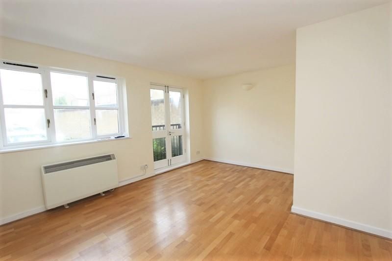 Property photo 1 of 7 Observatory Mews.Jpg
