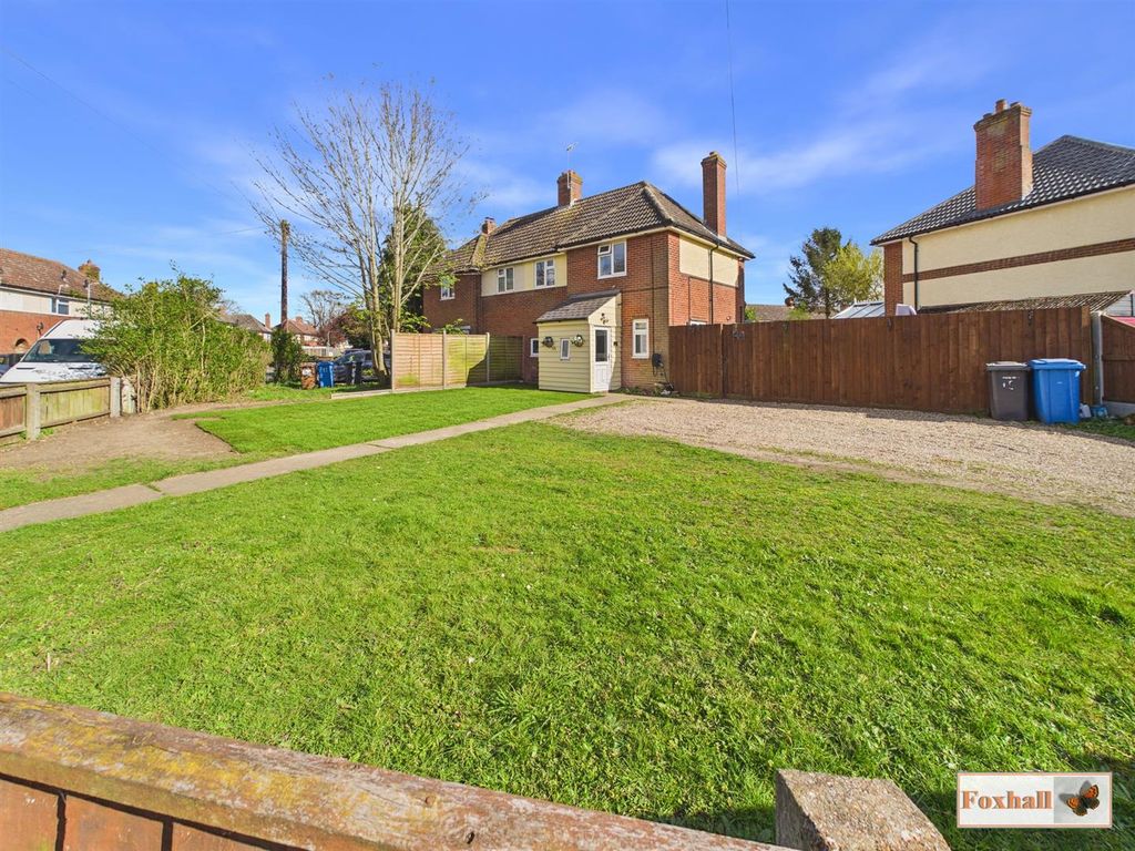 Property photo 1 of 19 Front Garden