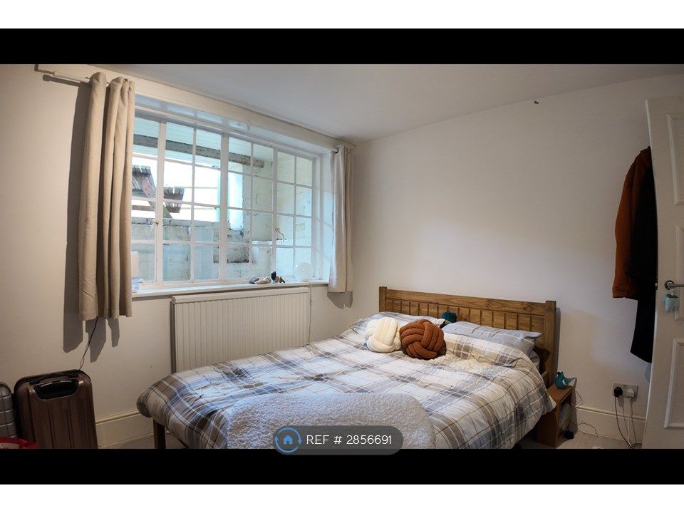 Property photo 3 of 7 Bedroom