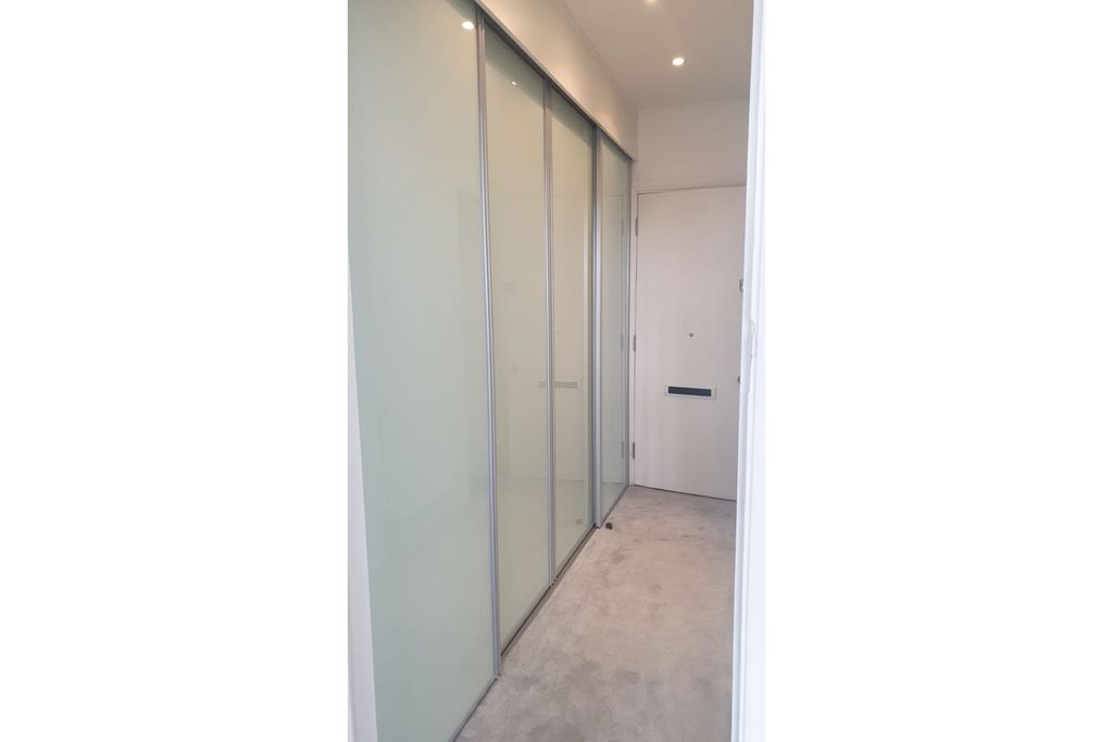Property photo 3 of 6 Entrance Hallway