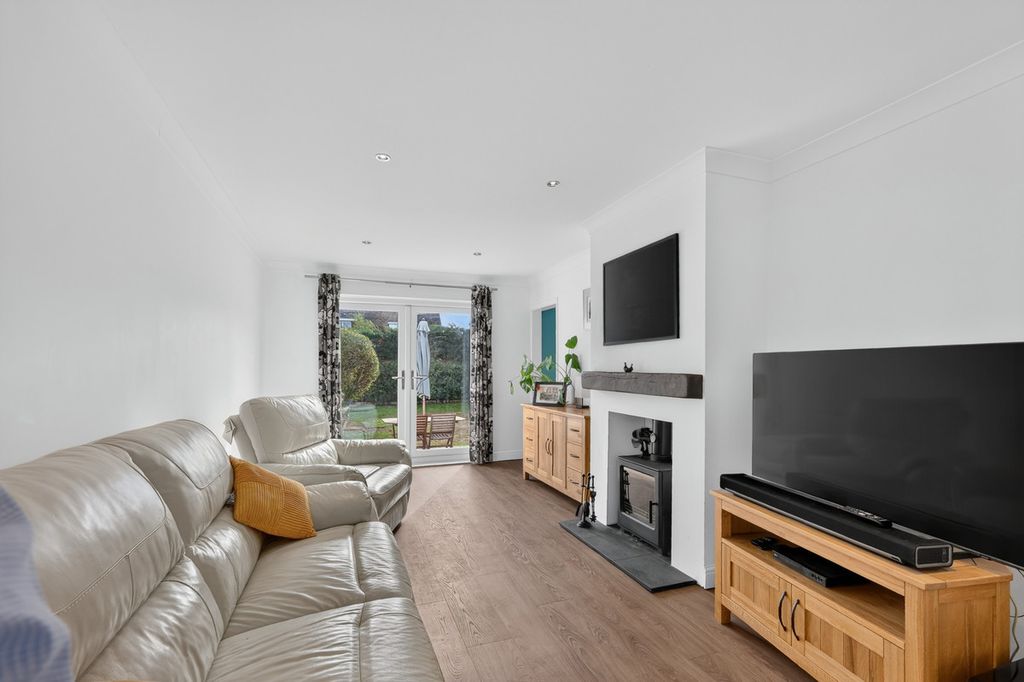 Property photo 3 of 18