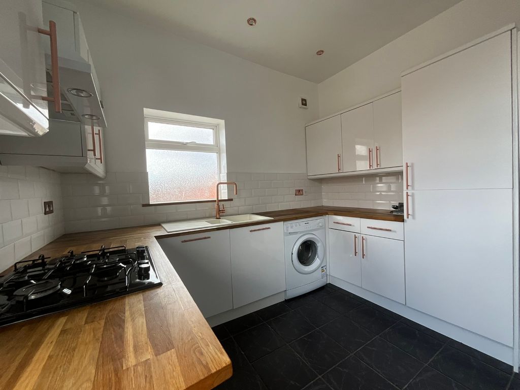 Property photo 3 of 21 4211343