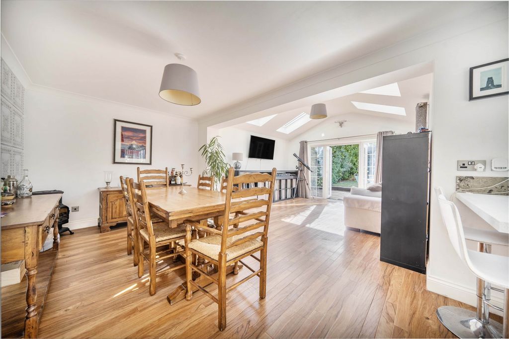 Property photo 3 of 25 Kitchen Diner