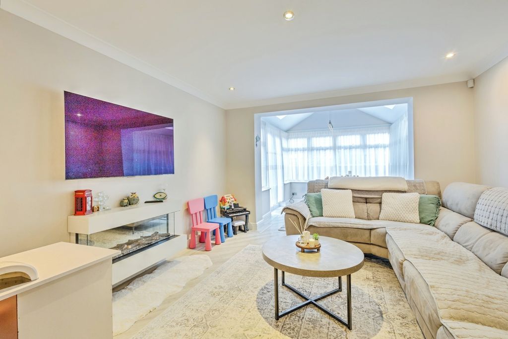 Property photo 3 of 14 Pbox-Img.Jpg