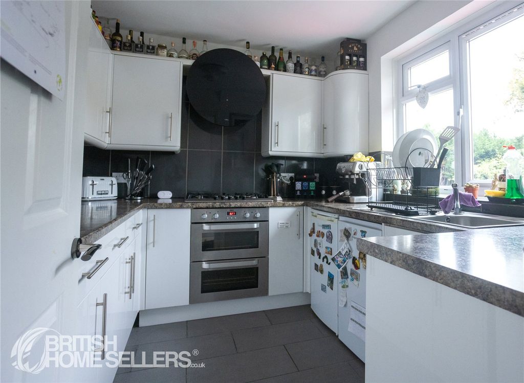 Property photo 3 of 25 Picture No. 23