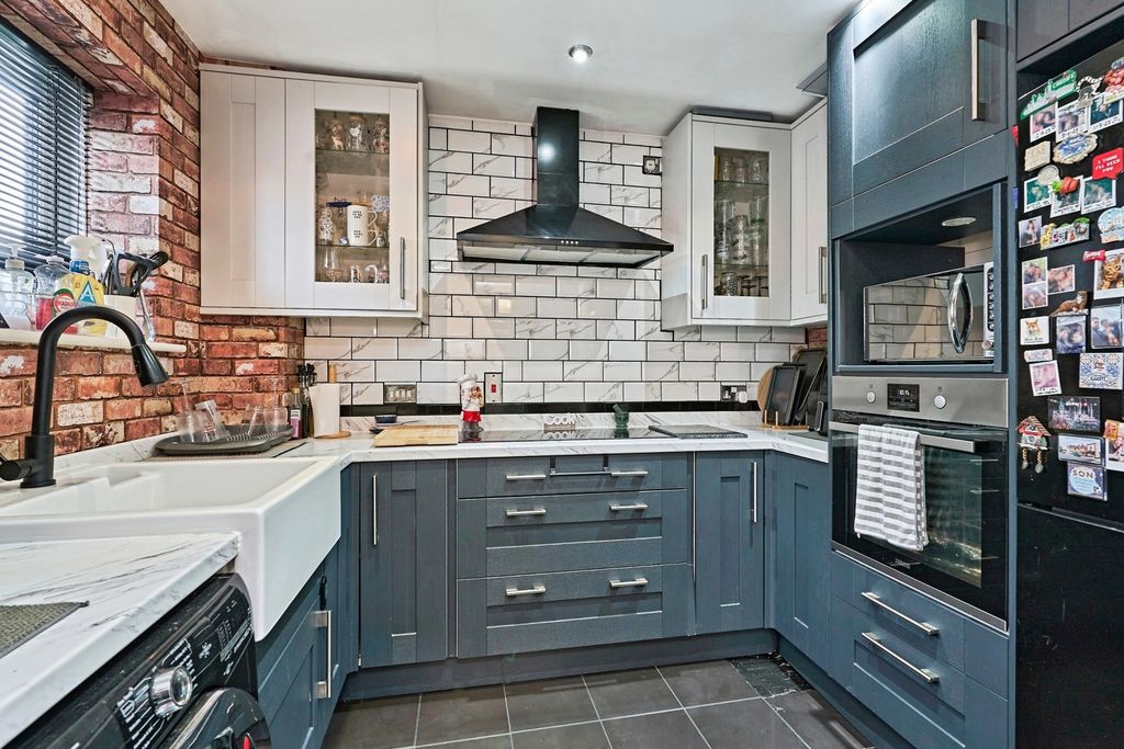 Property photo 1 of 20 Pbox-Img.Jpg