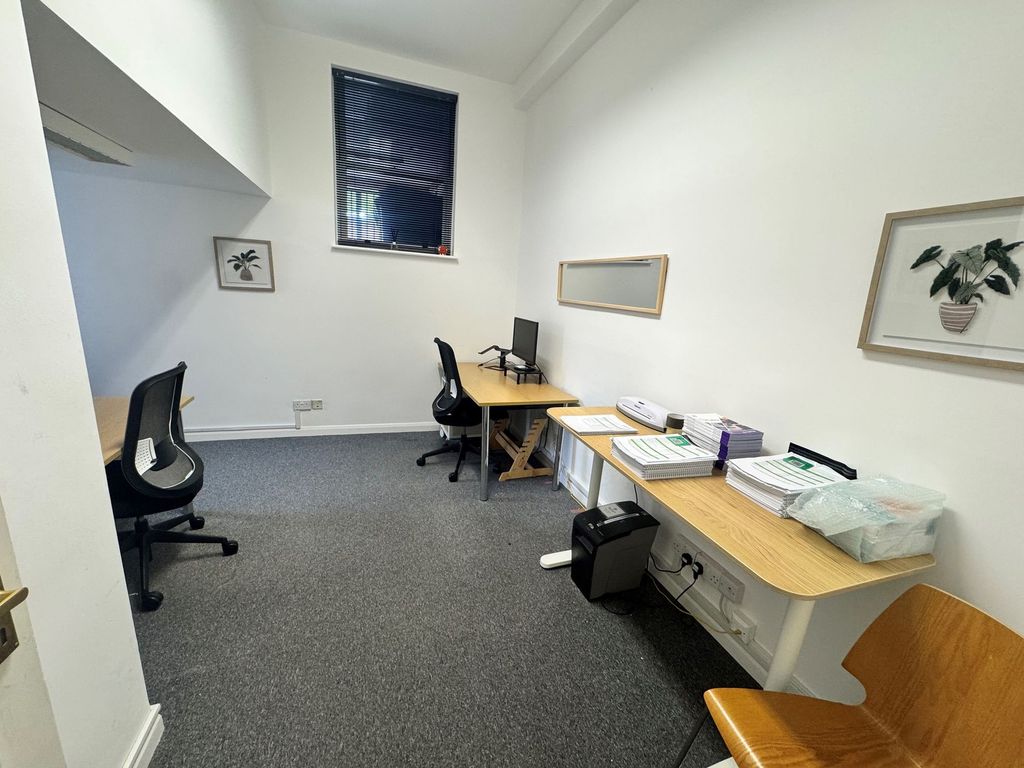 Property photo 2 of 4