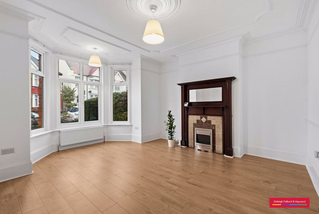 Property photo 2 of 11 Picture No. 29