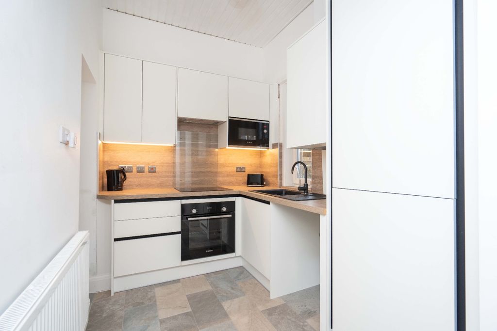 Property photo 3 of 22 4623816