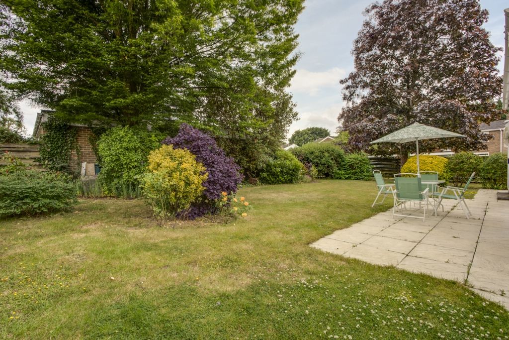 Property photo 3 of 13 Garden