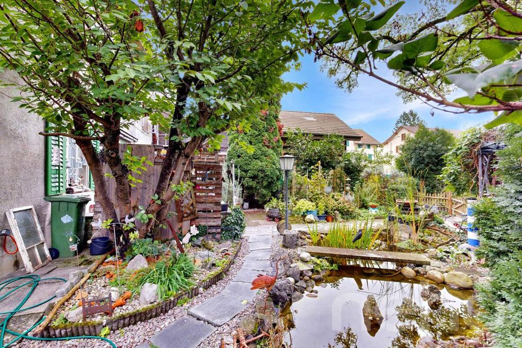 Property photo 2 of 12