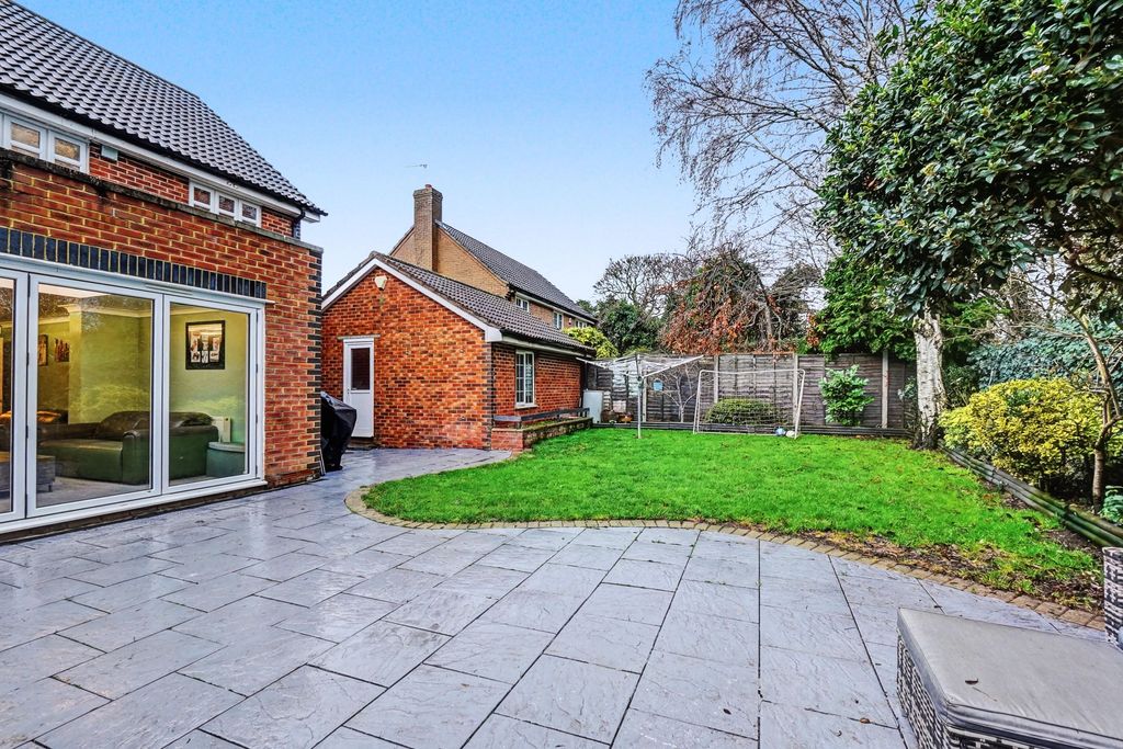 Property photo 2 of 39