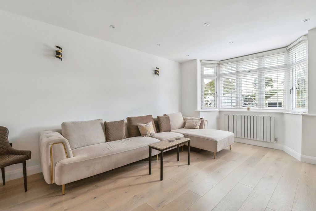 Property photo 2 of 24