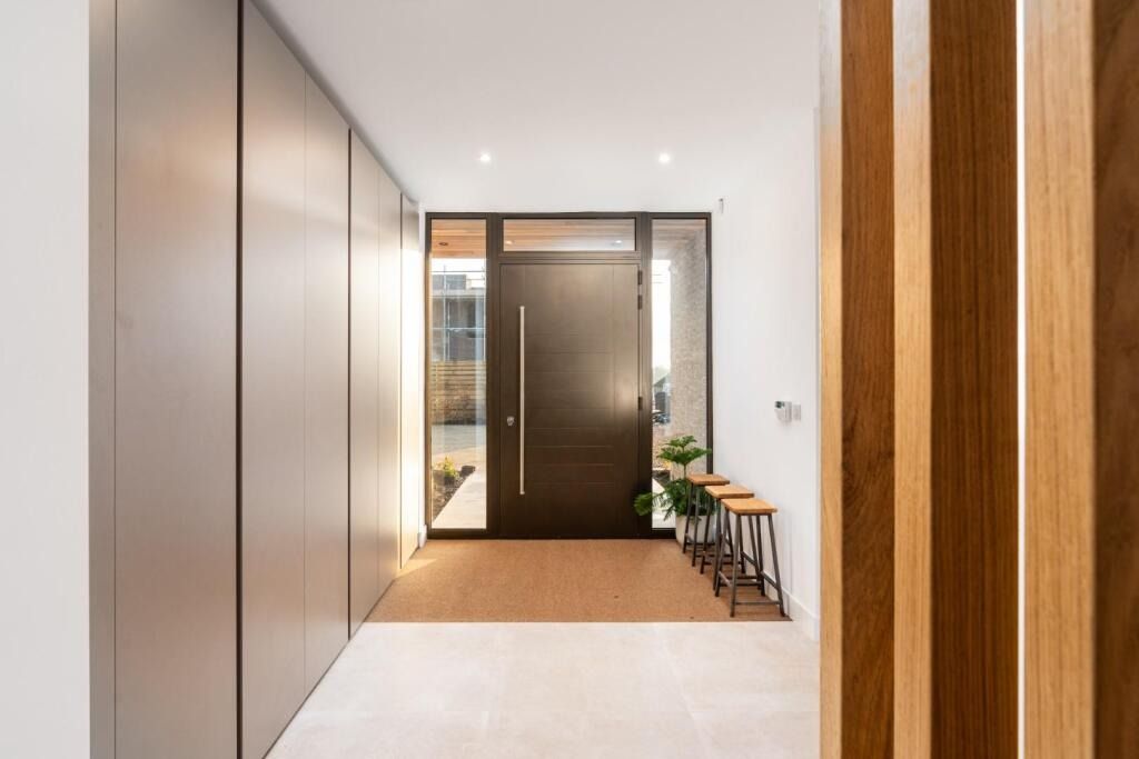 Property photo 3 of 41 4556693