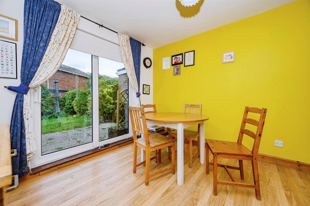 Property photo 3 of 17