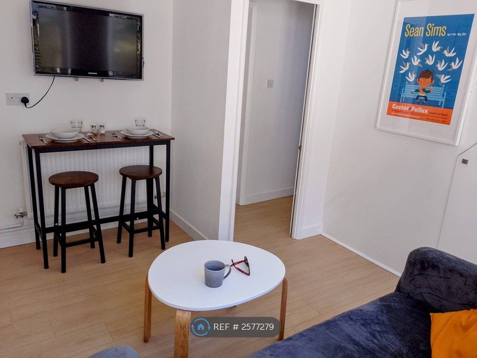 Property photo 3 of 11 Breakfast Bar Dining