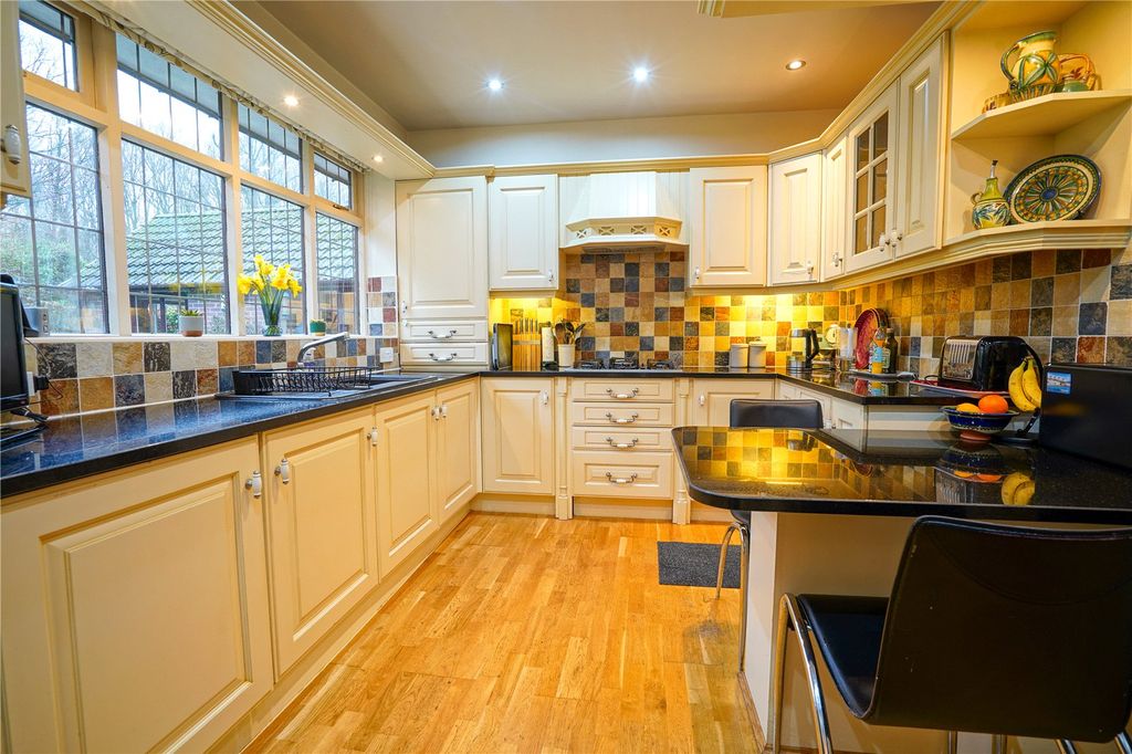 Property photo 2 of 36 Picture No. 07