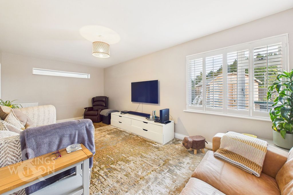 Property photo 3 of 30