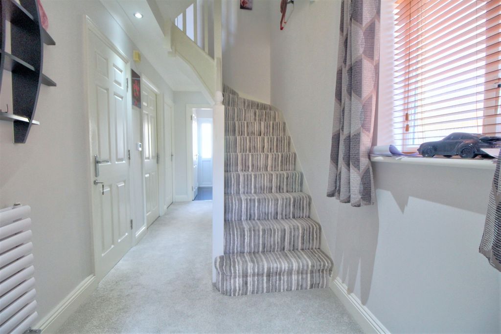 Property photo 2 of 14 Fb2E851c11d324741Aef038A07Dde56611194B75_Thmb_lg