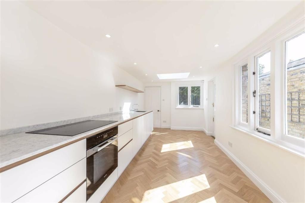 Property photo 2 of 14 Kitchen