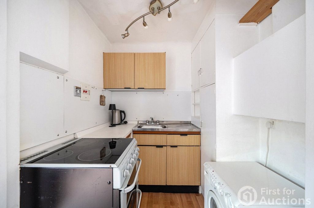 Property photo 2 of 11 Picture No. 02