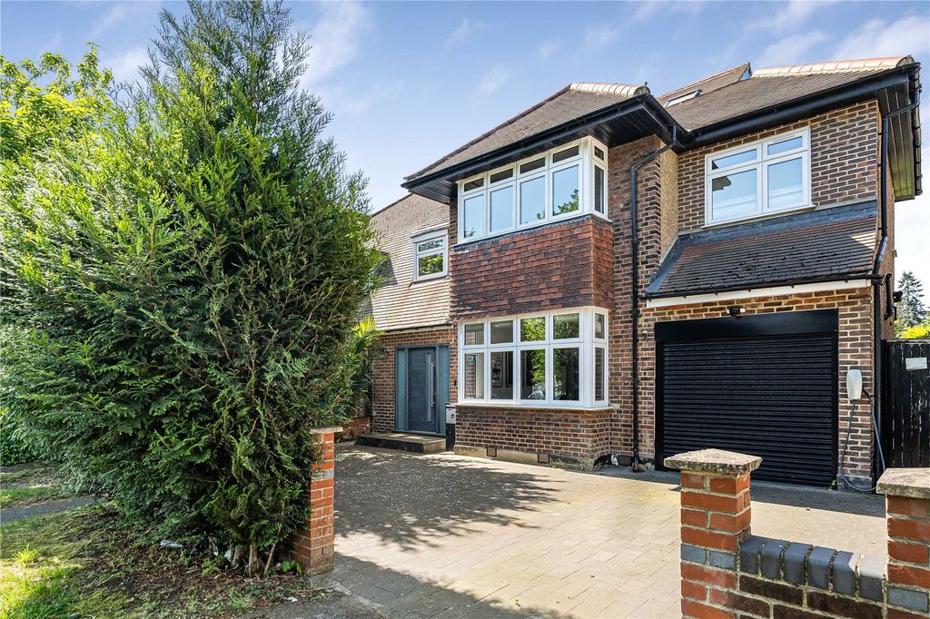 Property photo 1 of 17 External