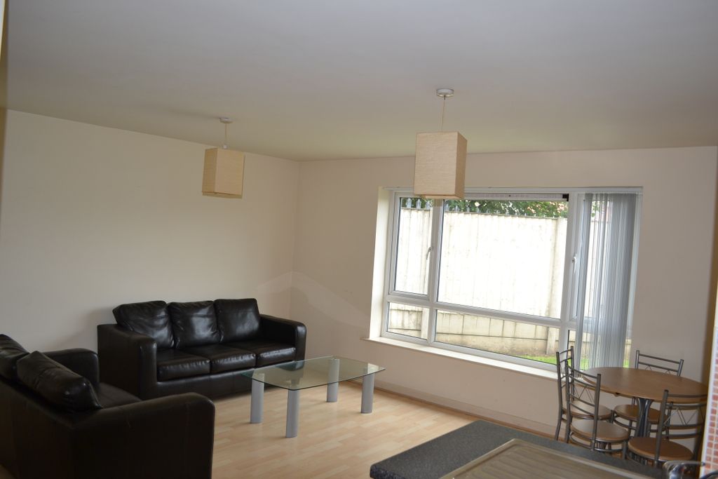 Property photo 2 of 8
