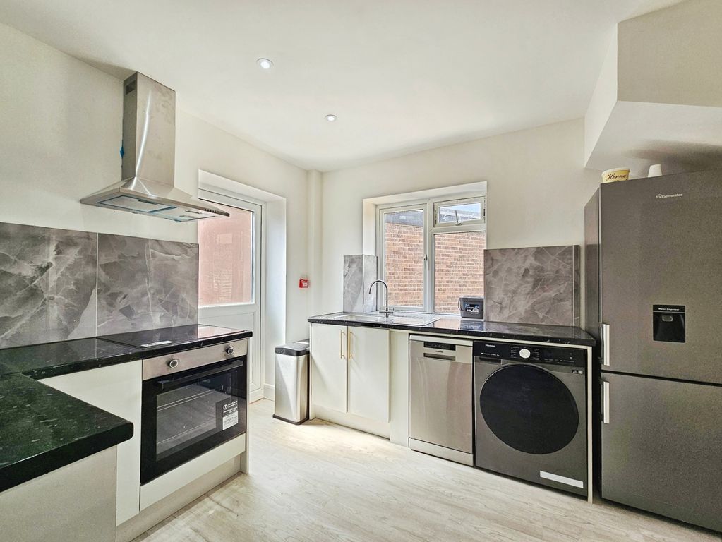 Property photo 1 of 5 Kitchen