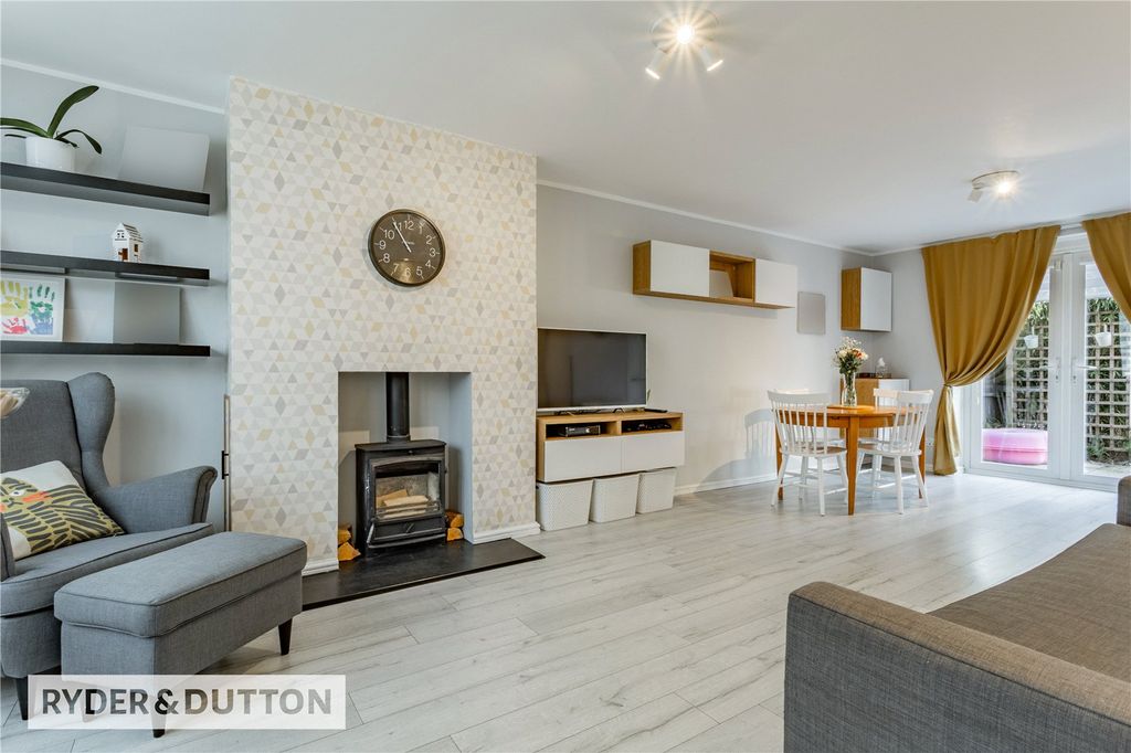 Property photo 2 of 20 Living Room