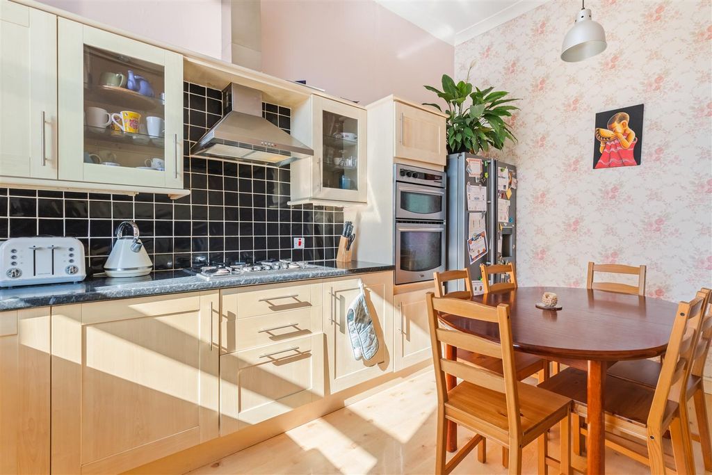 Additional image 6 of 3 bed flat for saleKelly Street, Greenock PA16