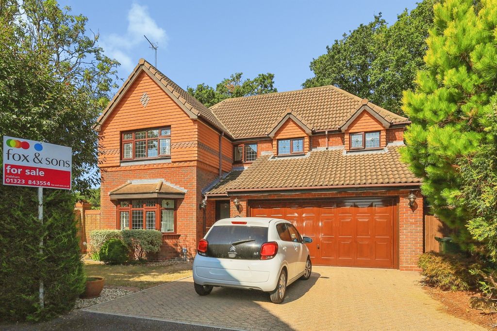 4 bed detached house for saleLavender Close, Hailsham BN27