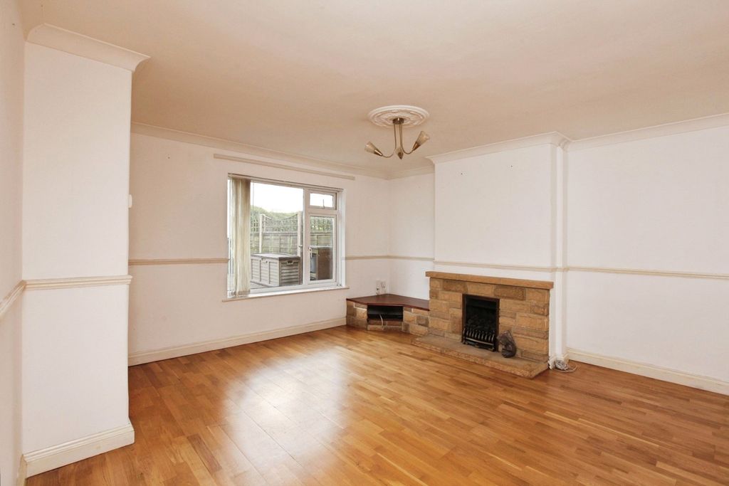 Property photo 3 of 26 Pbox-Img.Jpg