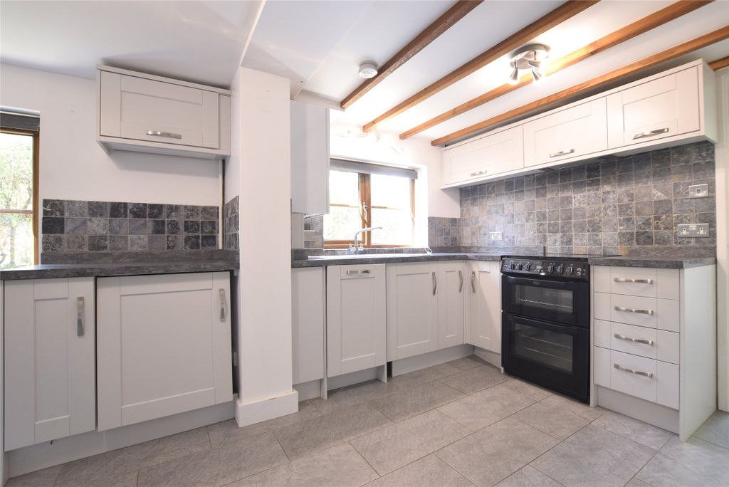 Property photo 1 of 15 Picture No. 11