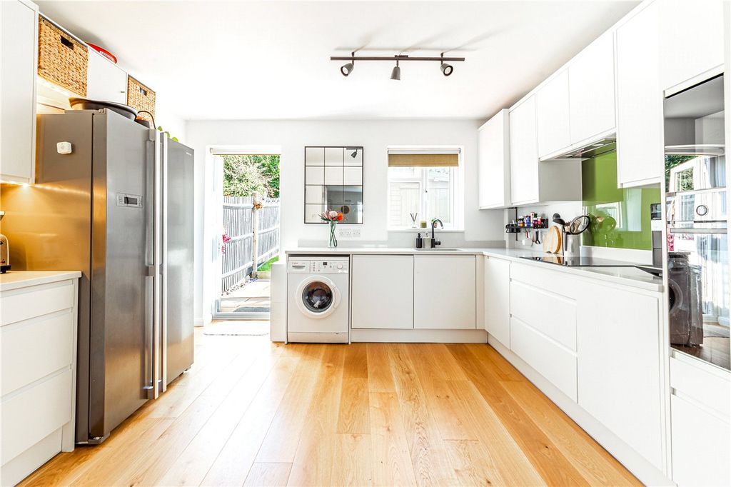 Property photo 3 of 16 Kitchen