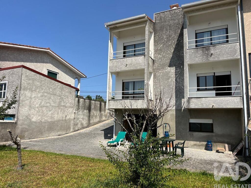 Property photo 1 of 33
