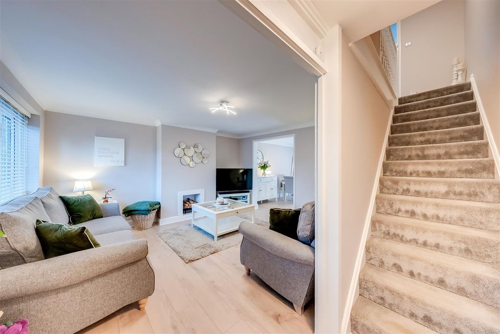 Property photo 3 of 25 A7S01329Hdr.Jpg