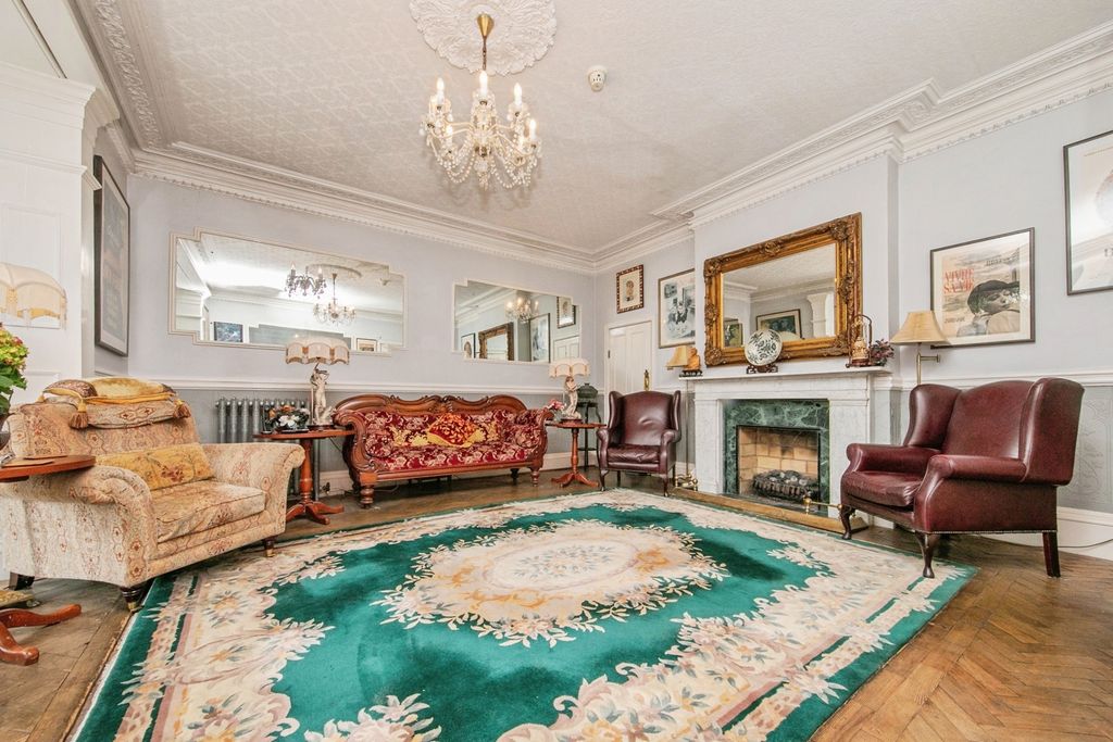 Property photo 3 of 32 Photo