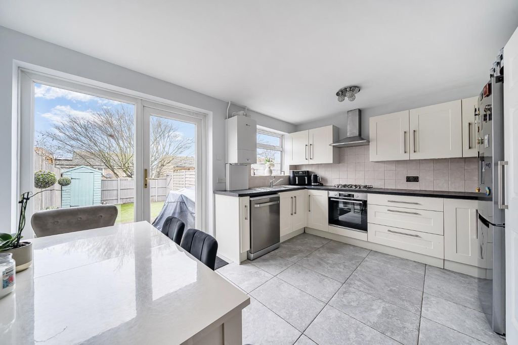 Property photo 3 of 16 1415154-18-698Dfc4729884.Jpg