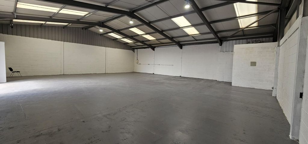 Property photo 1 of 2