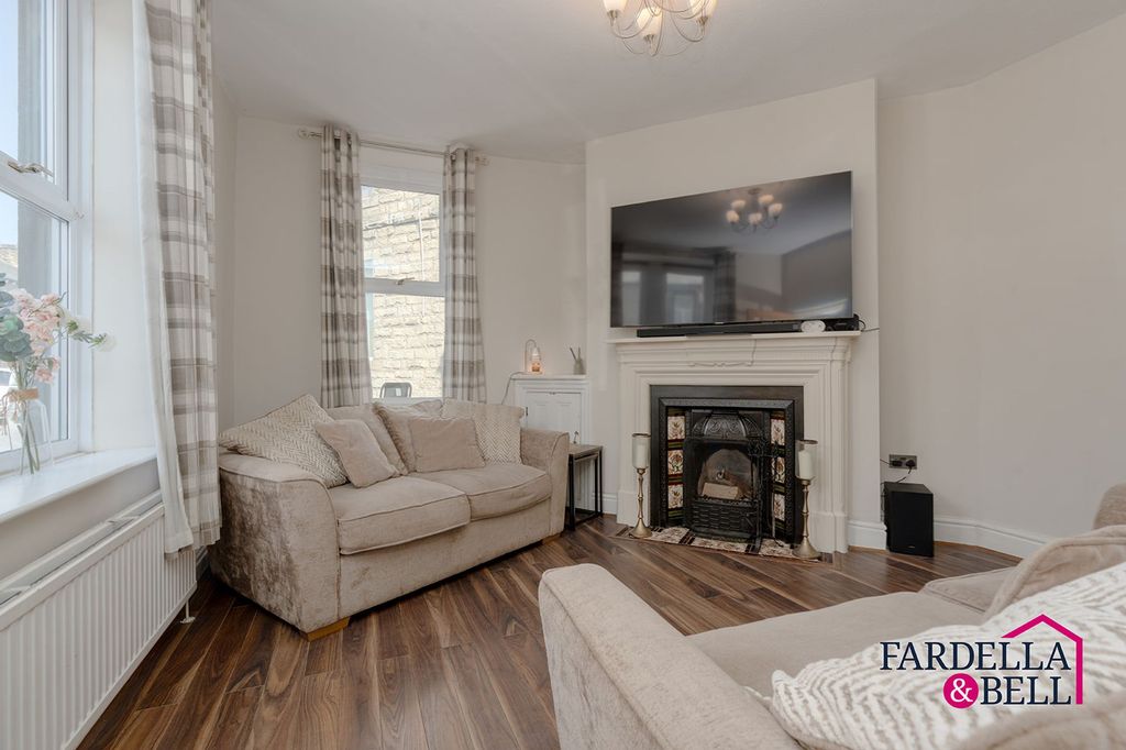 Property photo 3 of 13