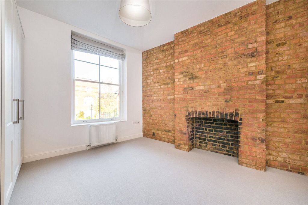 Property photo 3 of 6
